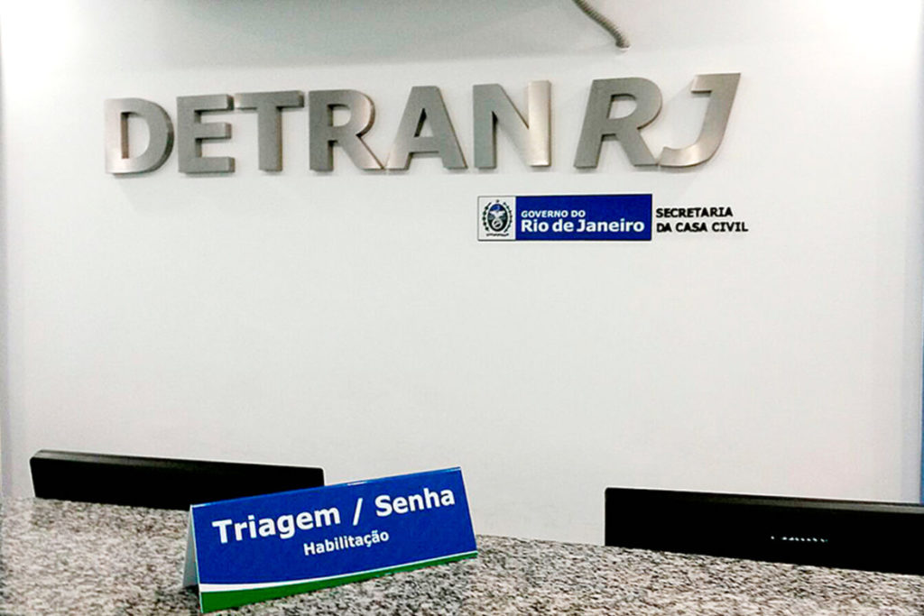 Serviços do Detran voltam na segunda após 11 dias de greve