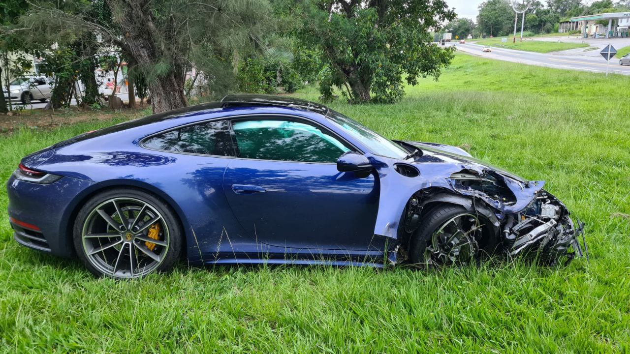 Porsche 911 está envolvido em acidente gravíssimo