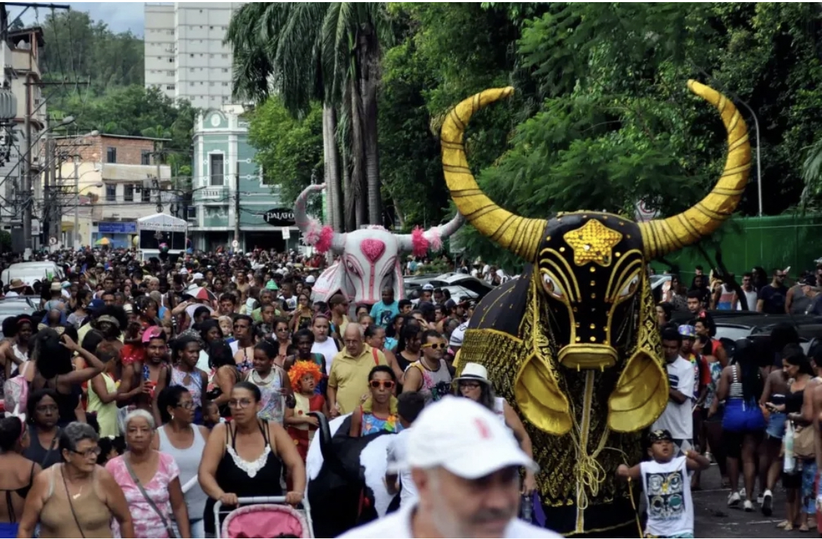 Carnaval: Veja o que abre e o que fecha na região no feriadão - Tribuna Sul  Fluminense