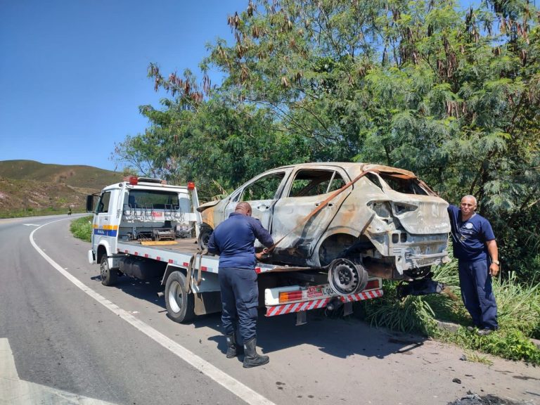 Carro Utilizado Em Homicídio Em Volta Redonda é Encontrado Queimado Tribuna Sul Fluminense