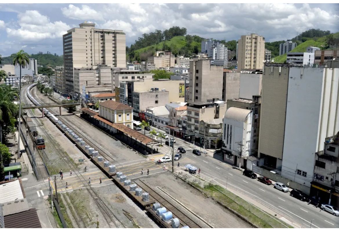 Obras interditam parte do estacionamento no Campus Maracanã - UERJ