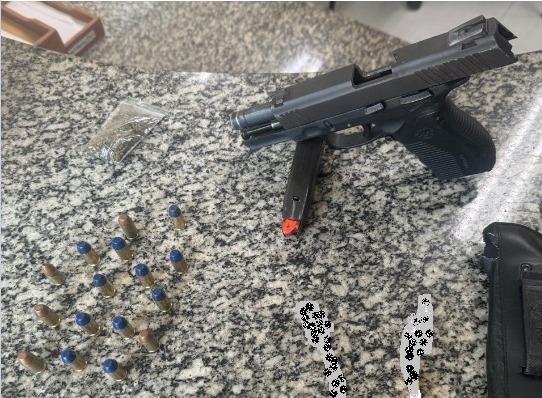 Casal é preso por porte ilegal de arma em Barra Mansa