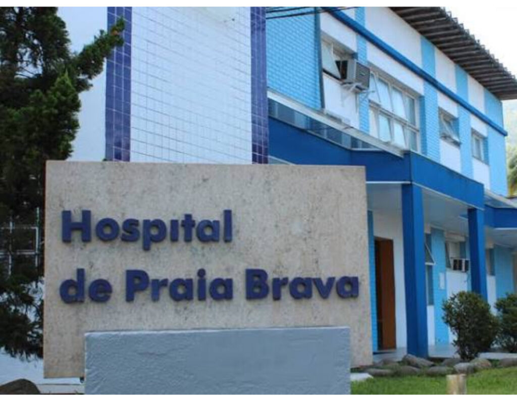 Acidente entre dois carros deixa três feridos na Rio-Santos, em Angra