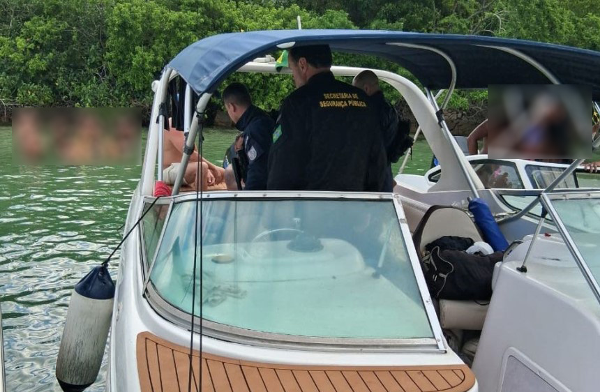 Dois militares são presos por atirarem durante no mar de Angra