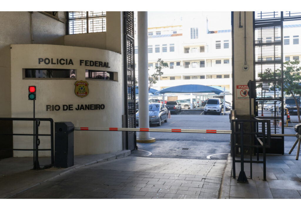 Delegado federal é preso pela PF por favorecer traficante internacional