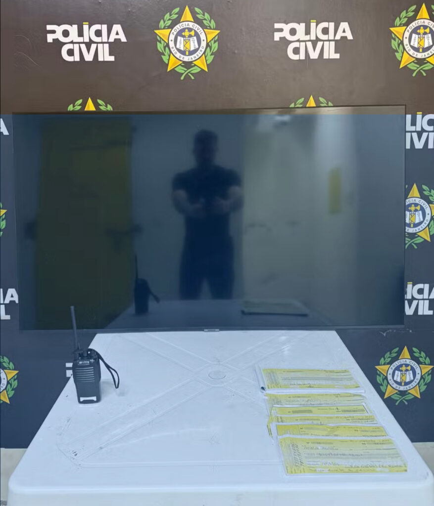 Homem é preso em Volta Redonda por suspeita de extorsão de jovem
