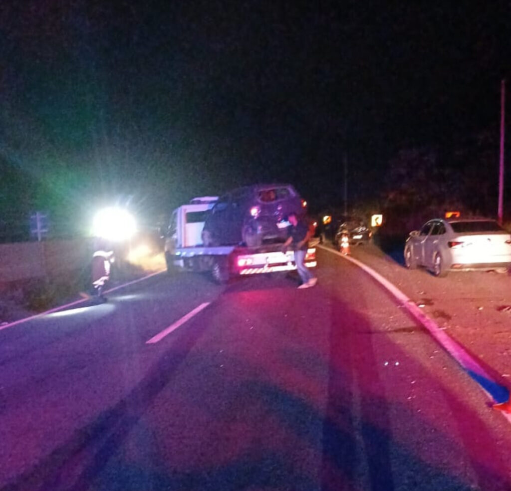 Acidente envolve cinco veículos na Via Dutra, em Piraí