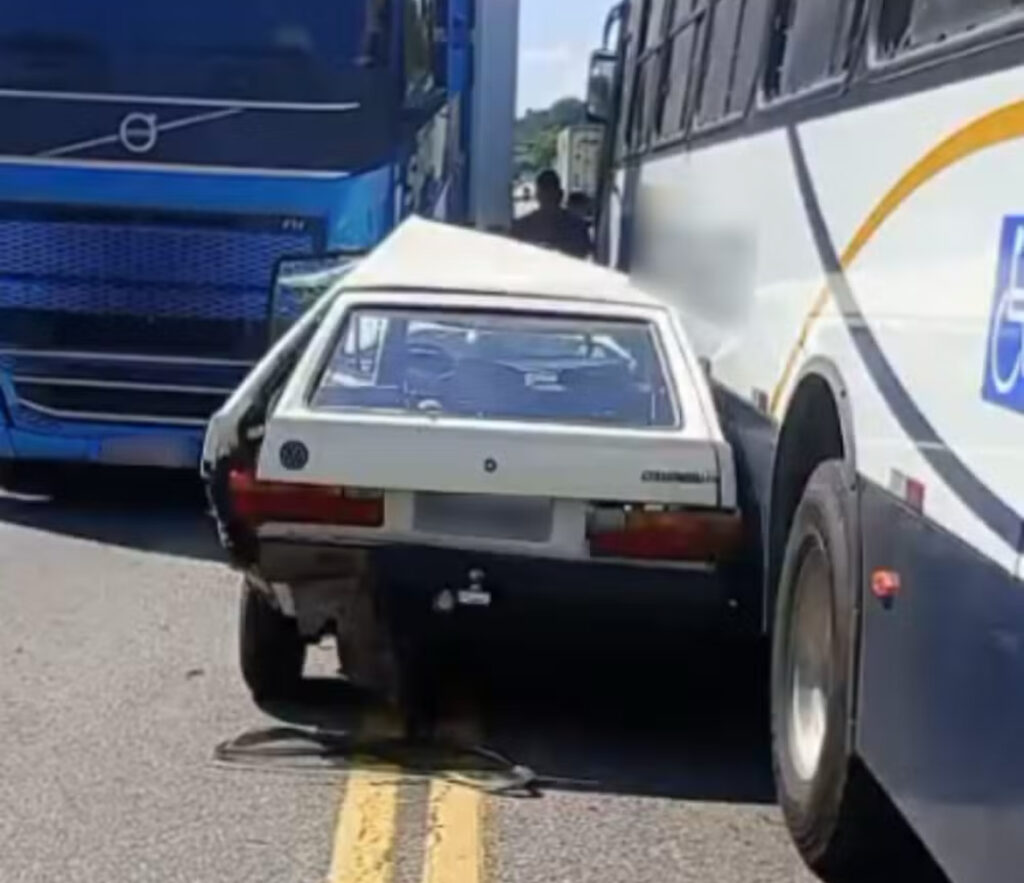 Acidente entre deixa uma pessoa ferida na BR-393 em Vassouras