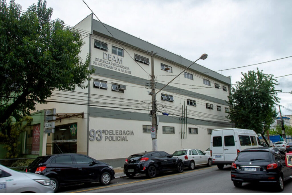 Homem tenta matar companheira em Volta Redonda