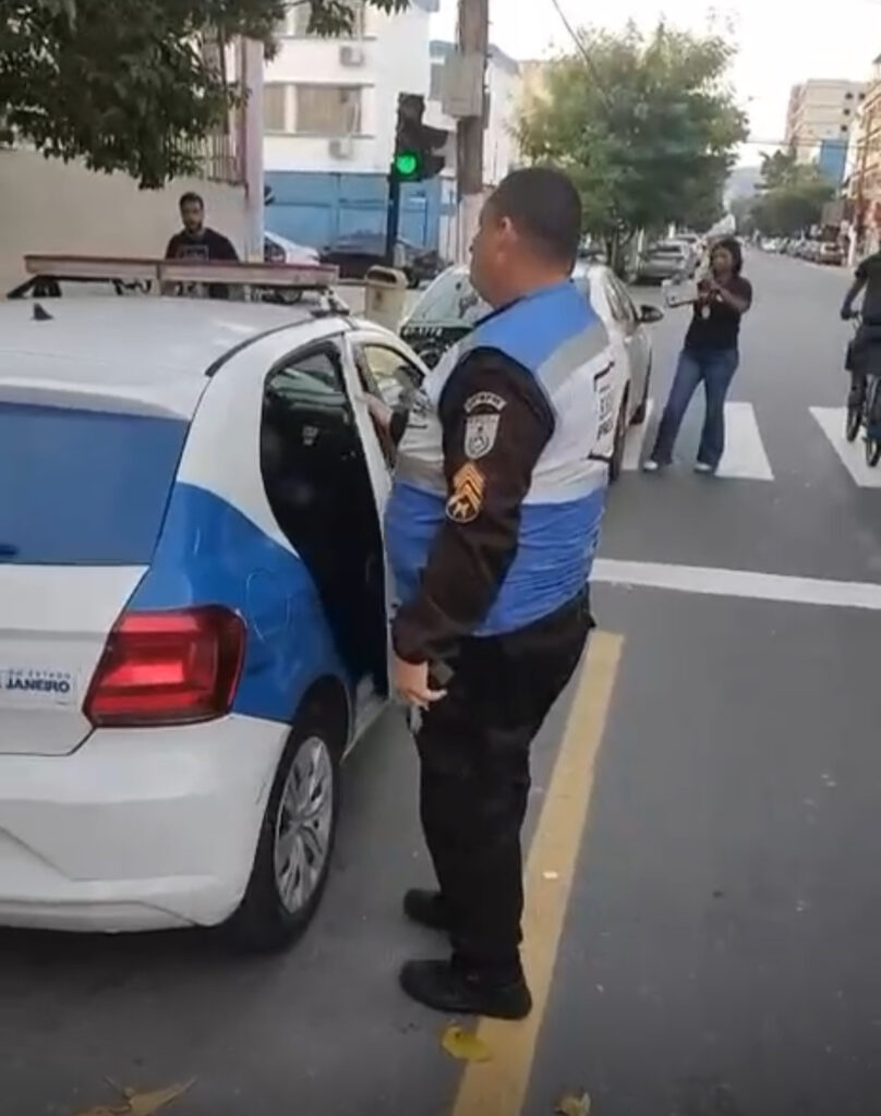 Homem com tornozeleira é preso por invadir casa de ex em Volta Redonda