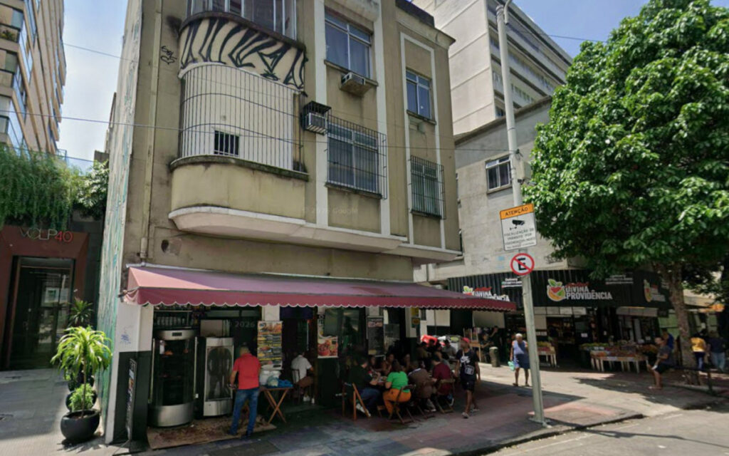 Incêndio atinge restaurante em Botafogo