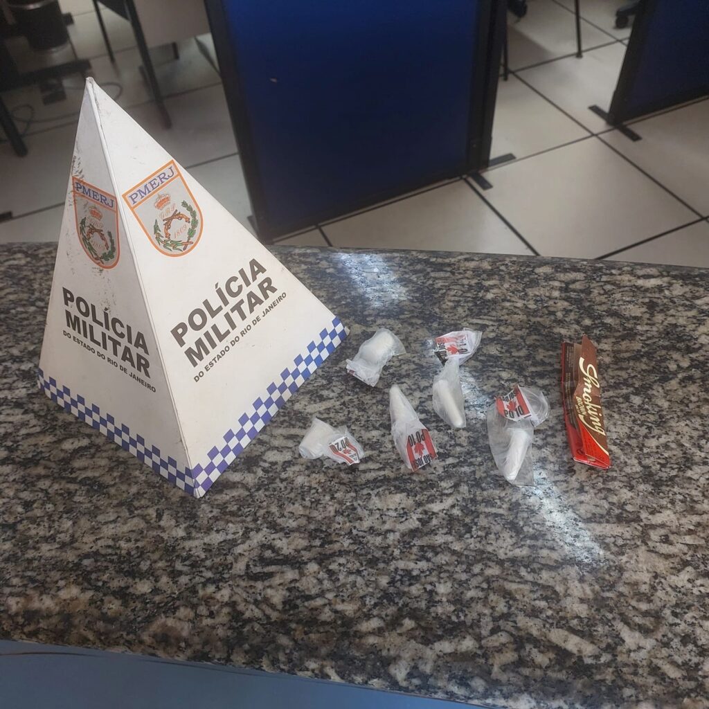 Trio é detido com drogas em Porto Real