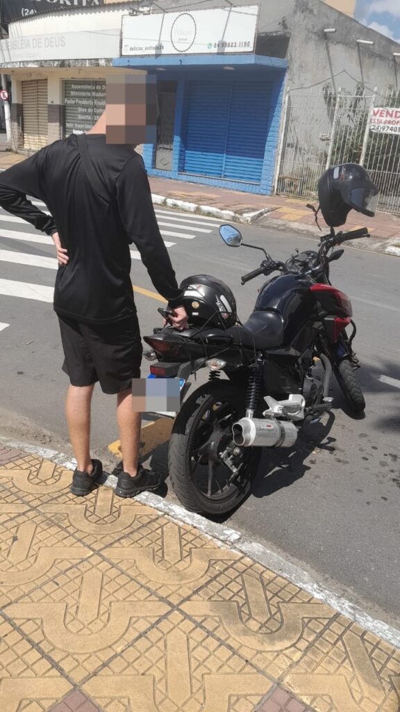 Guarda de Volta Redonda flagra moto com antirradar e jovem inabilitado