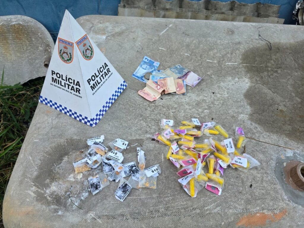 Dois adolescentes são apreendidos por tráfico de drogas em Resende