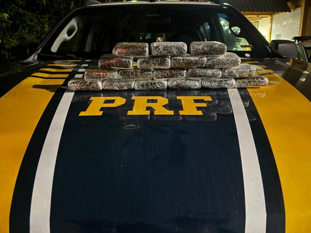 PRF apreende 18 tabletes de haxixe na Via Dutra em Itatiaia