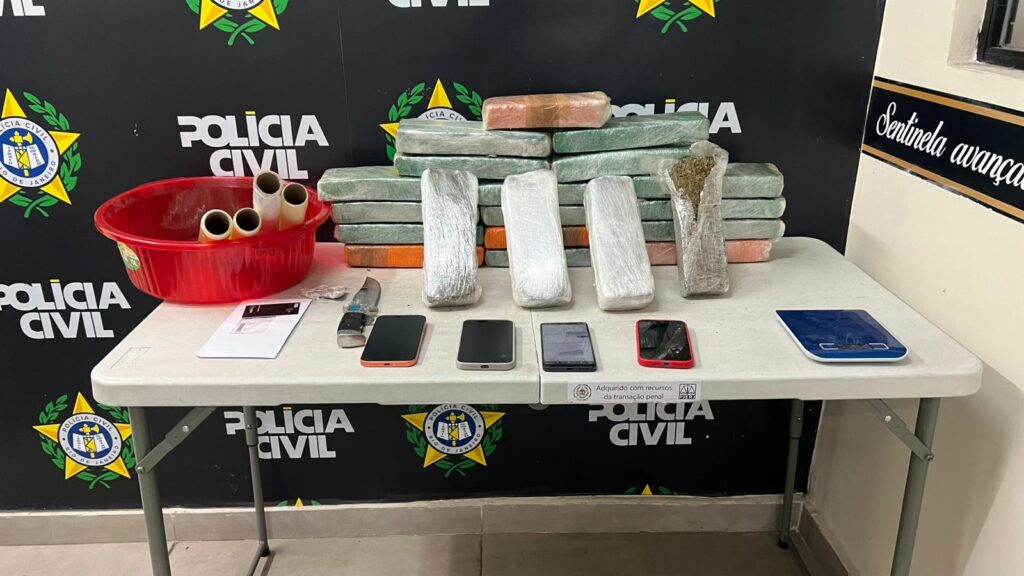 Trio é preso com 15 kg de maconha em Barra Mansa
