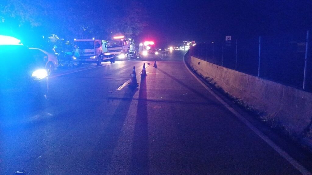 Homem morre atropelado ao tentar atravessar a Via Dutra em Piraí