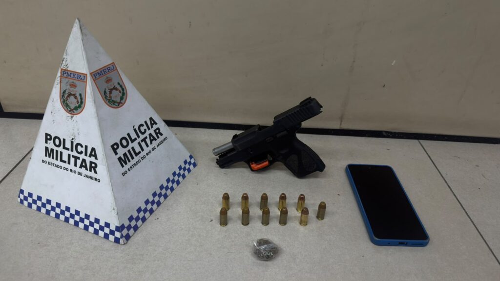Homem é preso com pistola e munições em Itatiaia