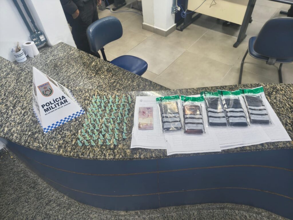 Homem é preso por tráfico de drogas em Resende