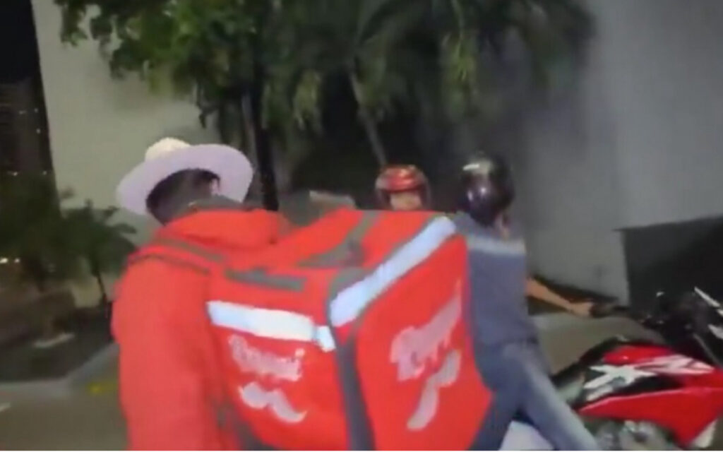 Influenciador é executado durante transmissão ao vivo