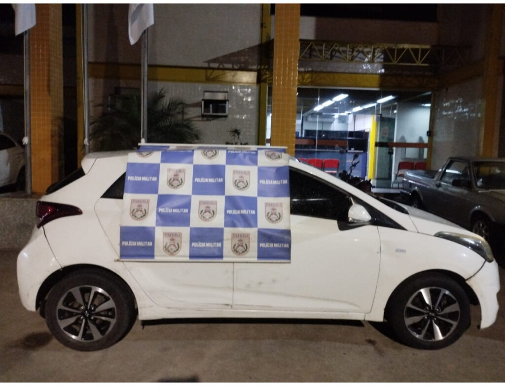 Carro roubado em Volta Redonda é recuperado em Barra Mansa