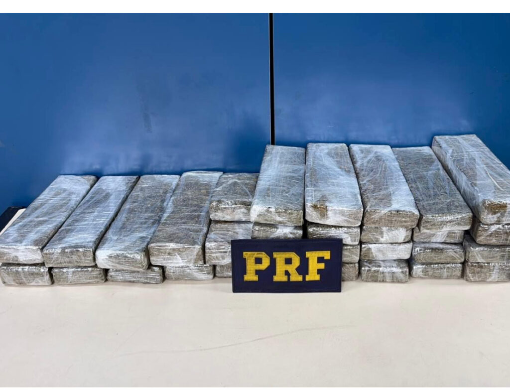 PRF apreende drogas e medicamentos na Dutra, em Seropédica