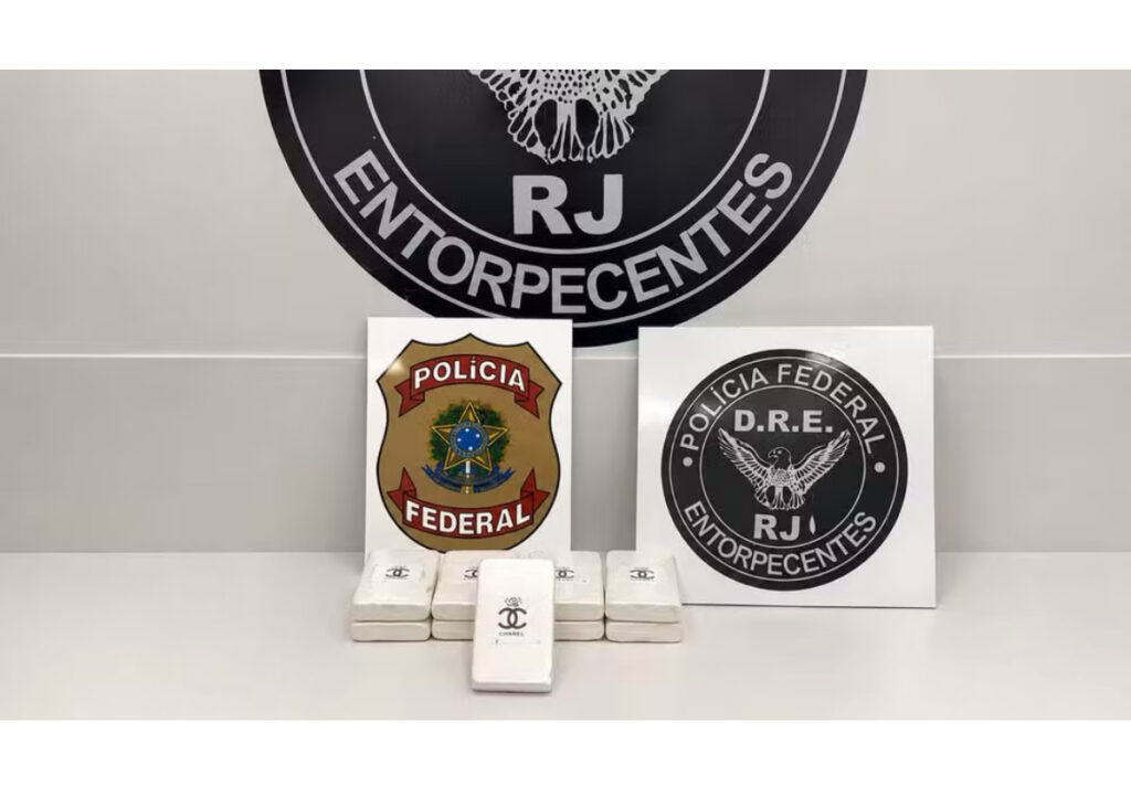 Homem é preso com 10 kg de cocaína na Via Dutra, em Piraí