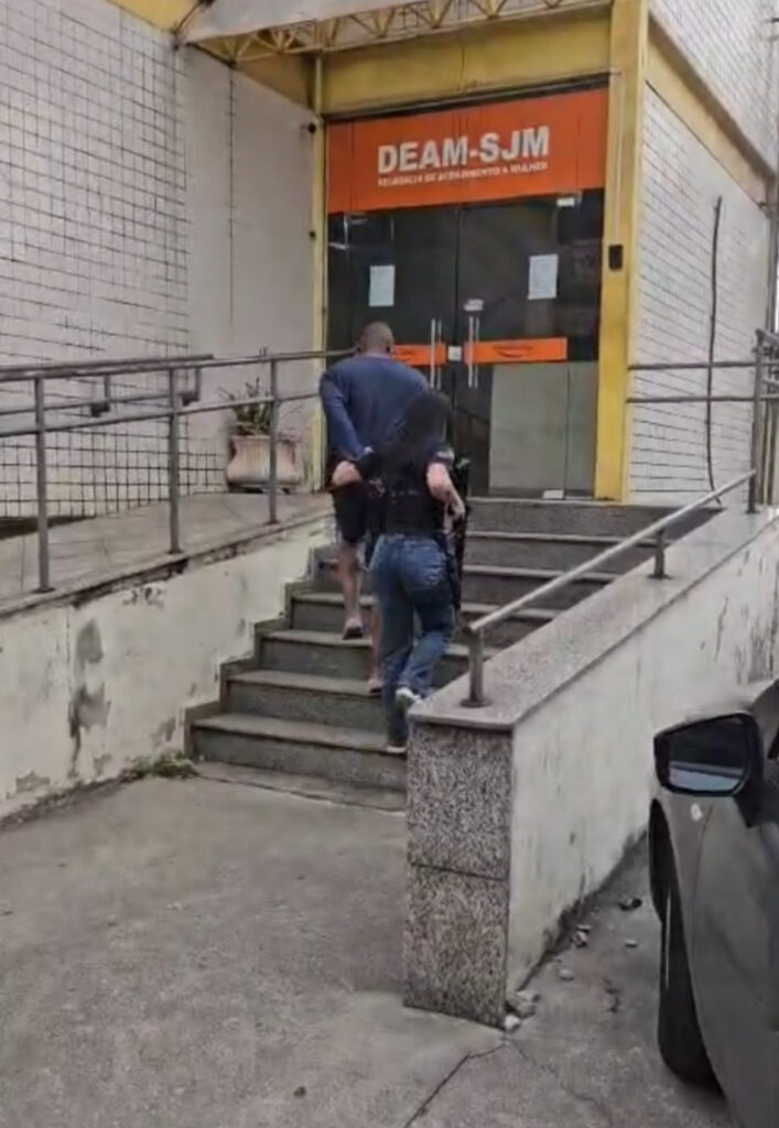 Polícia Civil prende homem por abusar sexualmente da própria filha
