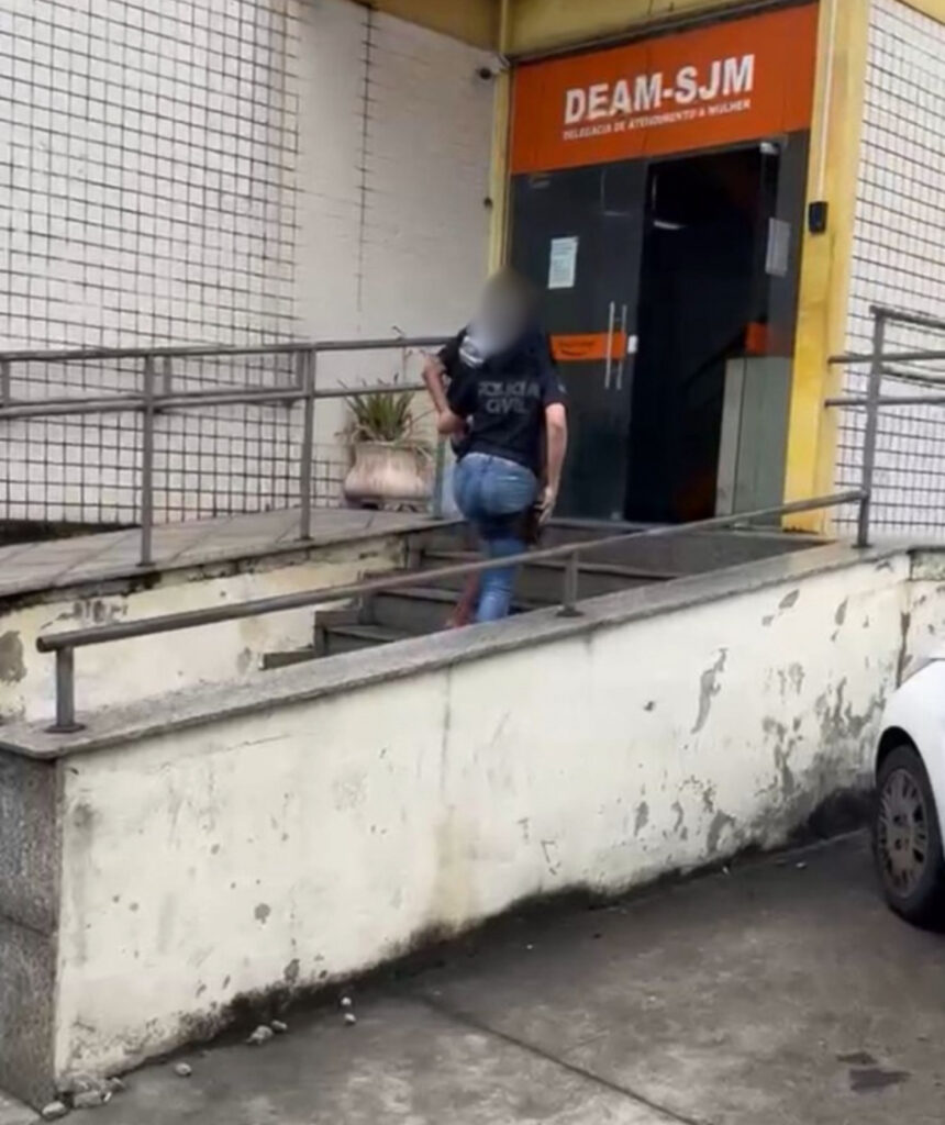 Adolescente é apreendido por estupro coletivo na Baixada
