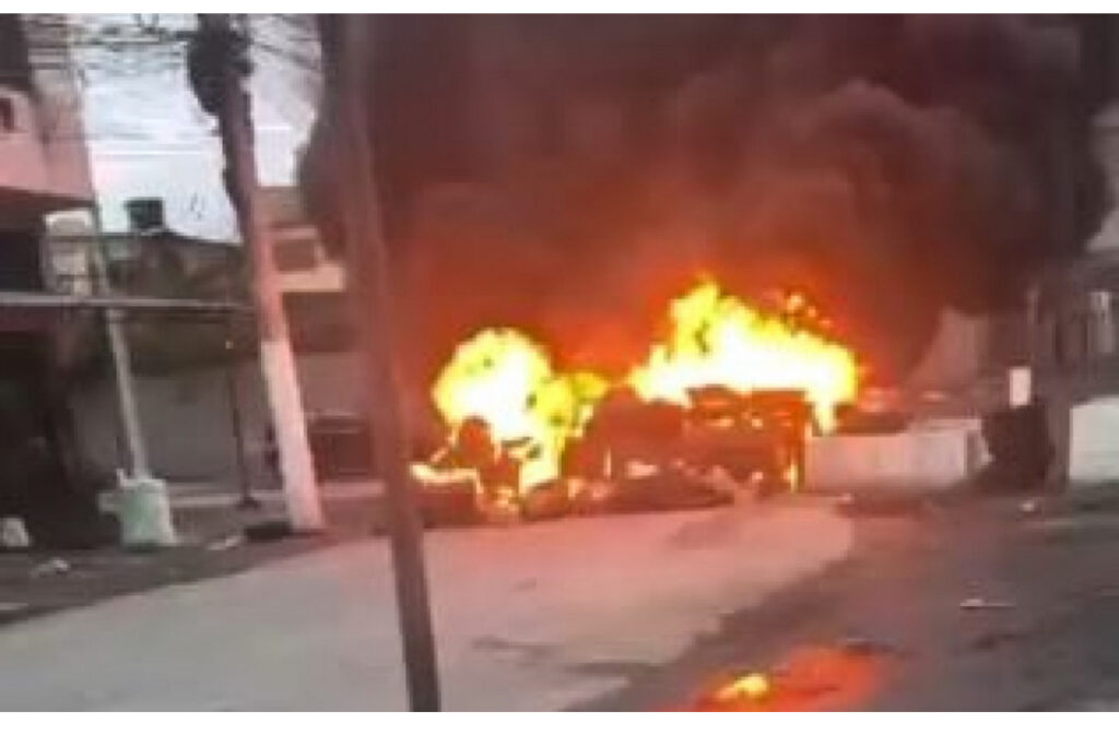 Operação da PM tem tiroteio e barricadas em chamas