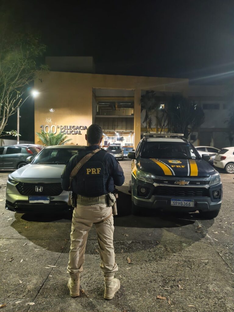 Carro furtado é recuperado em Barra Mansa