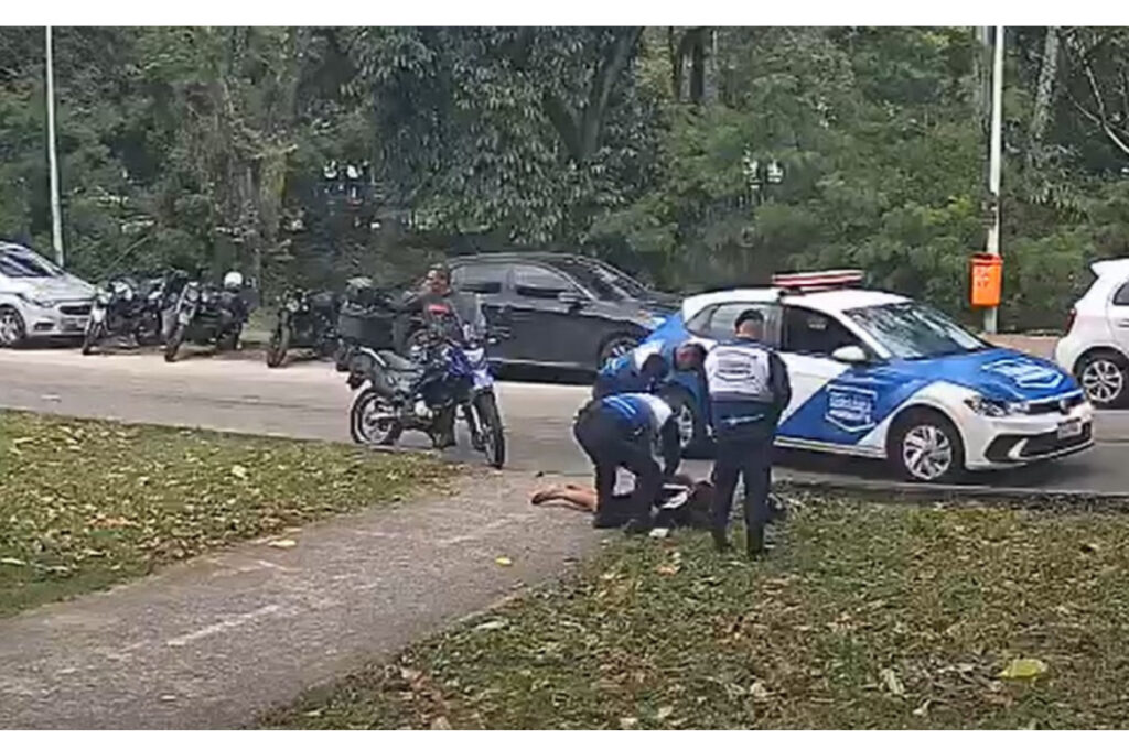 Homem é preso após furtar e tentar engolir cordão de idosa