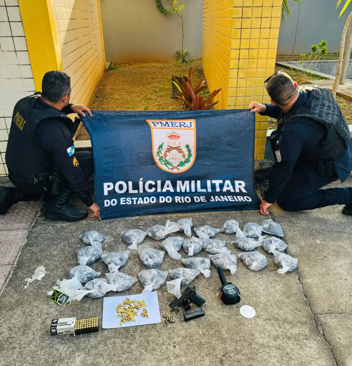 Mulher é presa com 2,5 kg de cocaína dentro de ônibus em Sapucaia