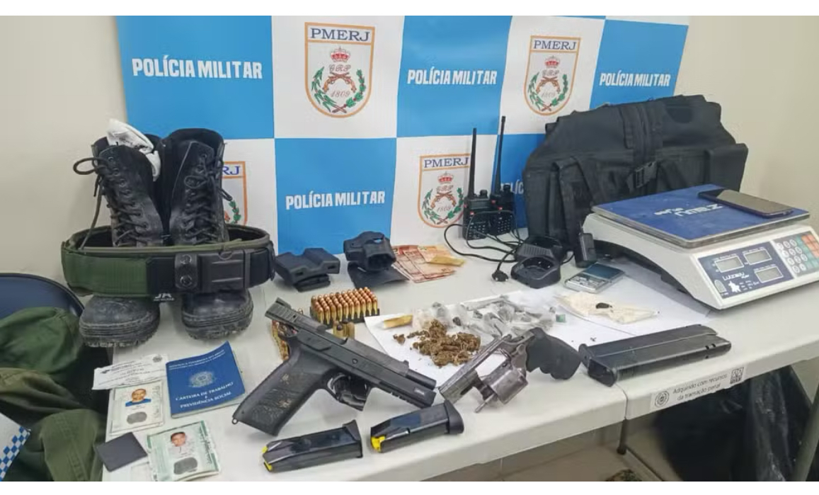 VR: Polícia apreende armas e drogas no bairro Três Poços
